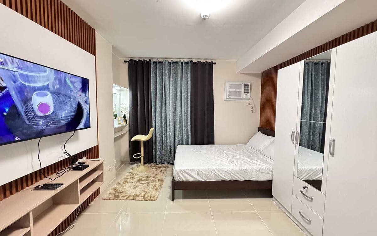 **FOR RENT / FOR SALE: Studio at J-Tower (behind J-Mall SM)** - photo 1