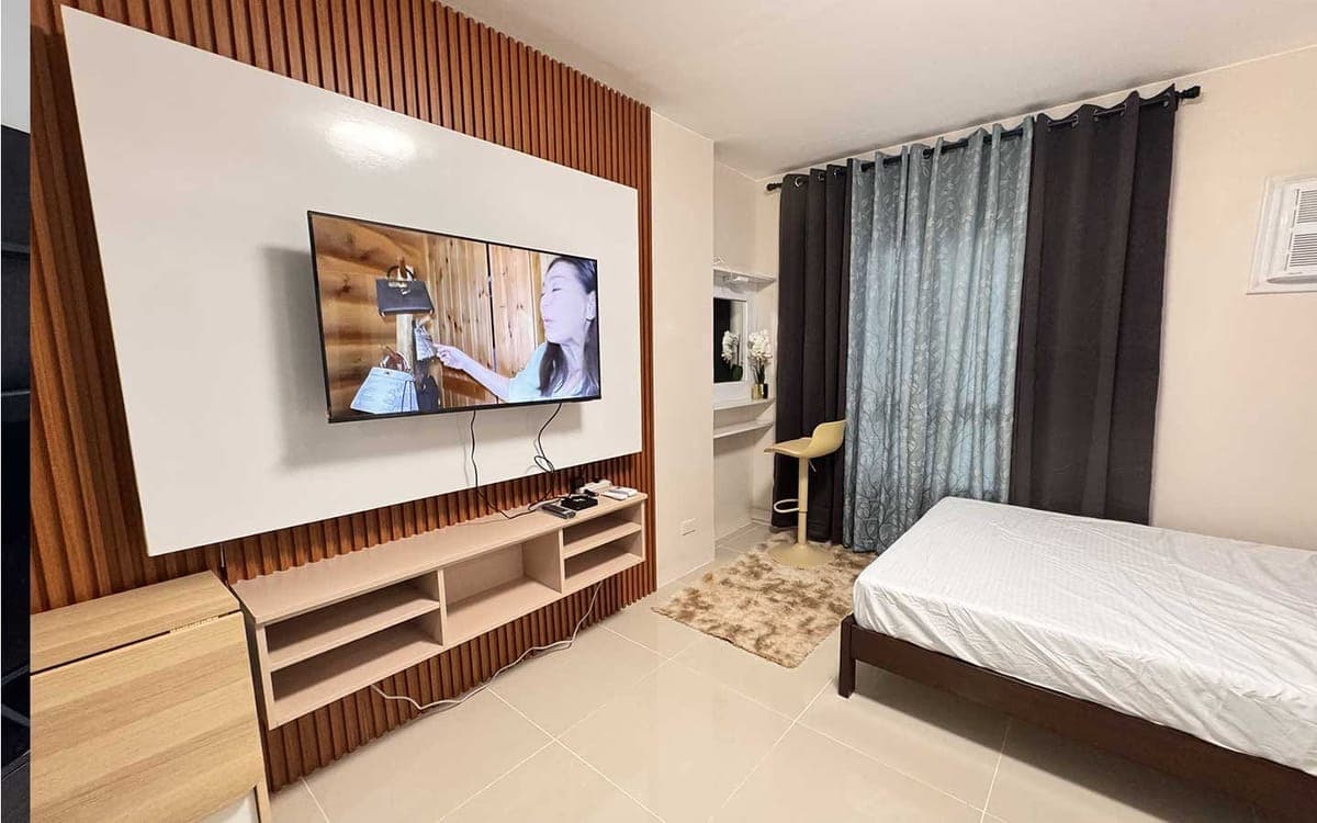 **FOR RENT / FOR SALE: Studio at J-Tower (behind J-Mall SM)** - photo 3