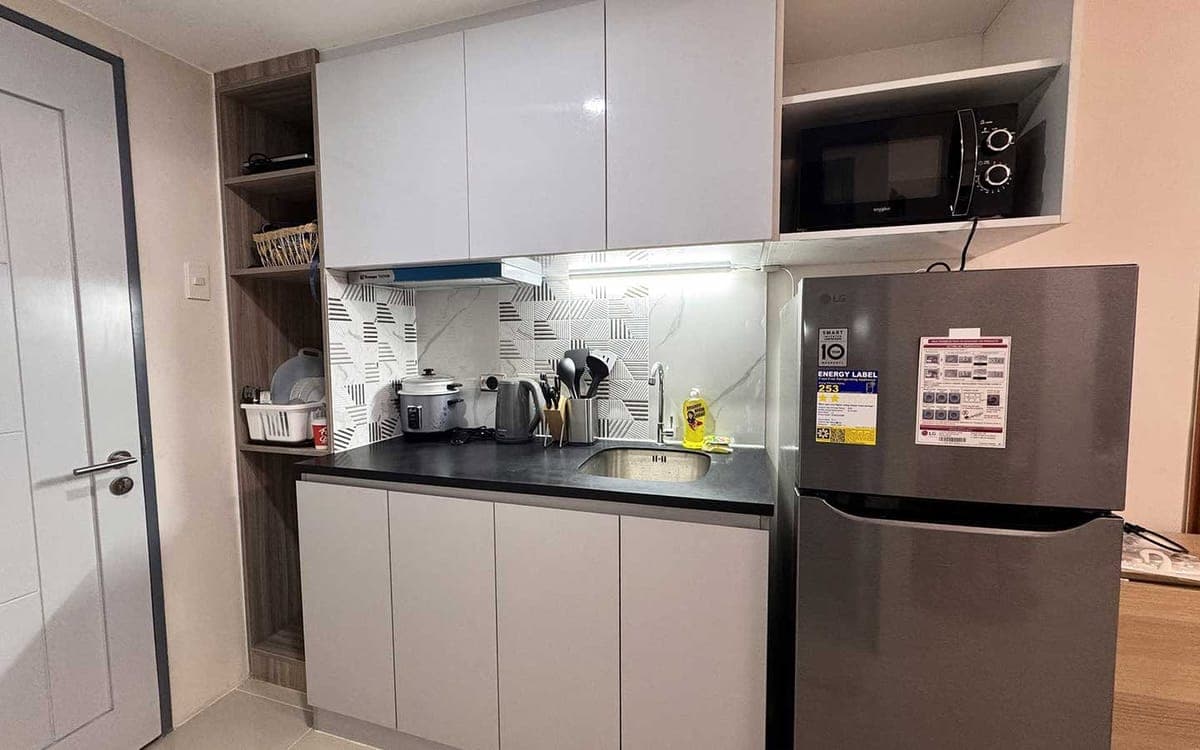 **FOR RENT / FOR SALE: Studio at J-Tower (behind J-Mall SM)** - photo 4