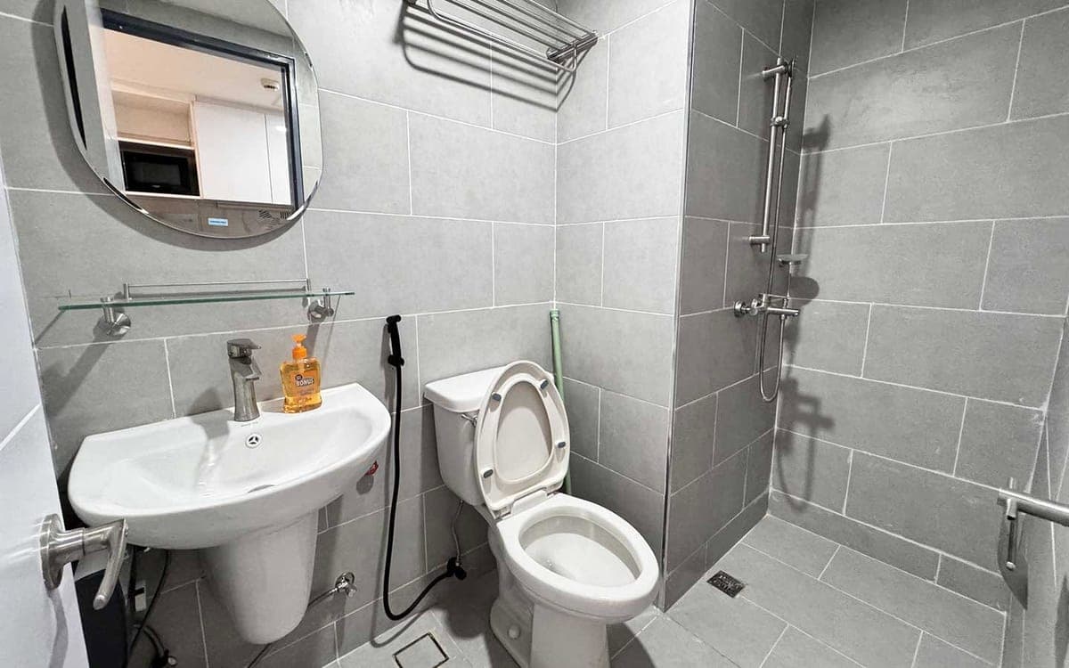 **FOR RENT / FOR SALE: Studio at J-Tower (behind J-Mall SM)** - photo 5