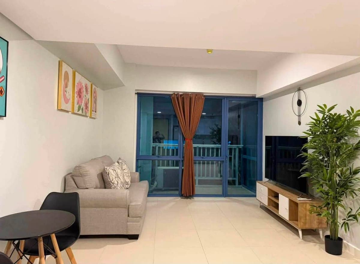 🏙️ FOR RENT: 1-Bedroom Unit with Balcony 🌿 - photo 1