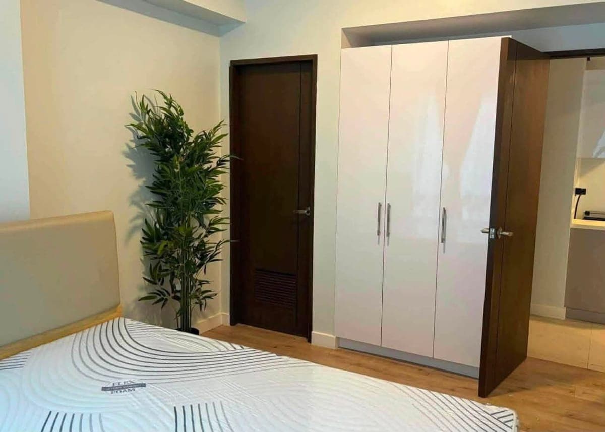 🏙️ FOR RENT: 1-Bedroom Unit with Balcony 🌿 - photo 3
