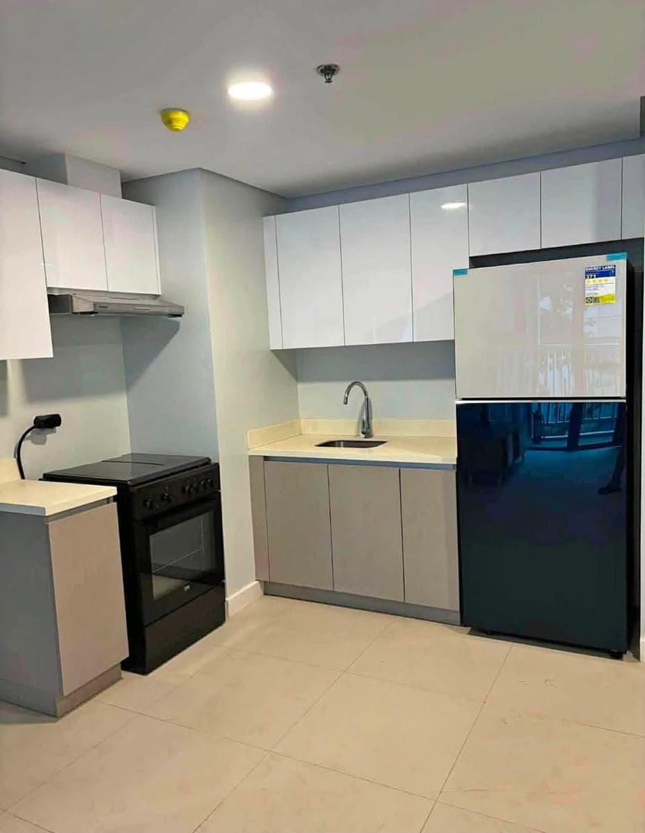 🏙️ FOR RENT: 1-Bedroom Unit with Balcony 🌿 - photo 5