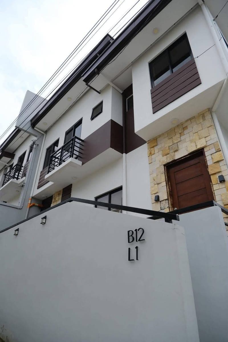 🏡 Fully Furnished House for Rent - photo 1