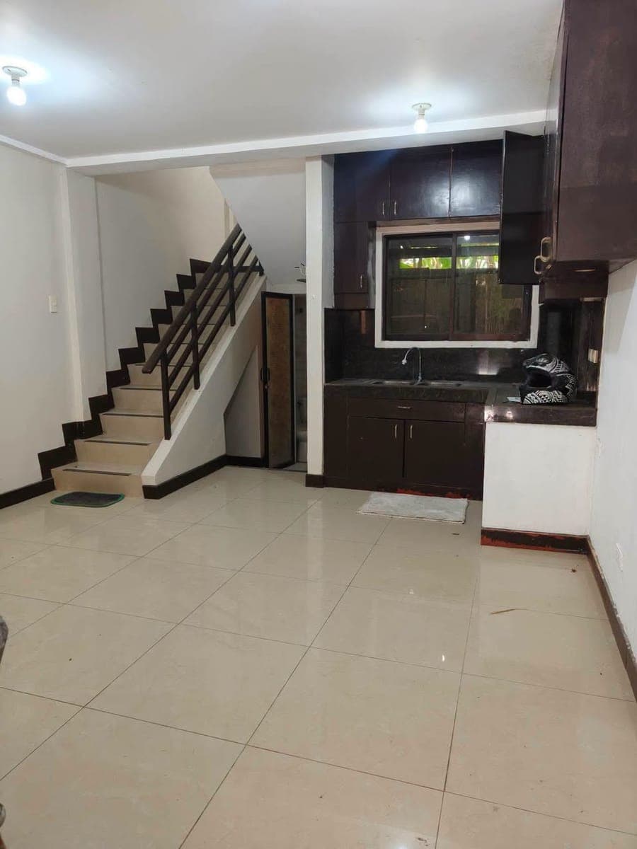 🏡 FOR RENT | 3-Storey Townhouse - photo 3
