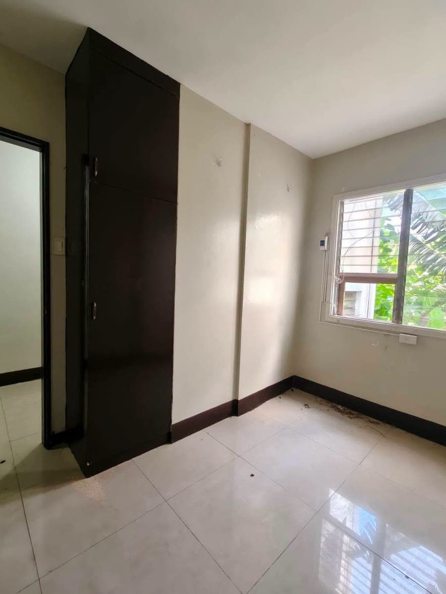 🏡 FOR RENT | 3-Storey Townhouse - photo 5
