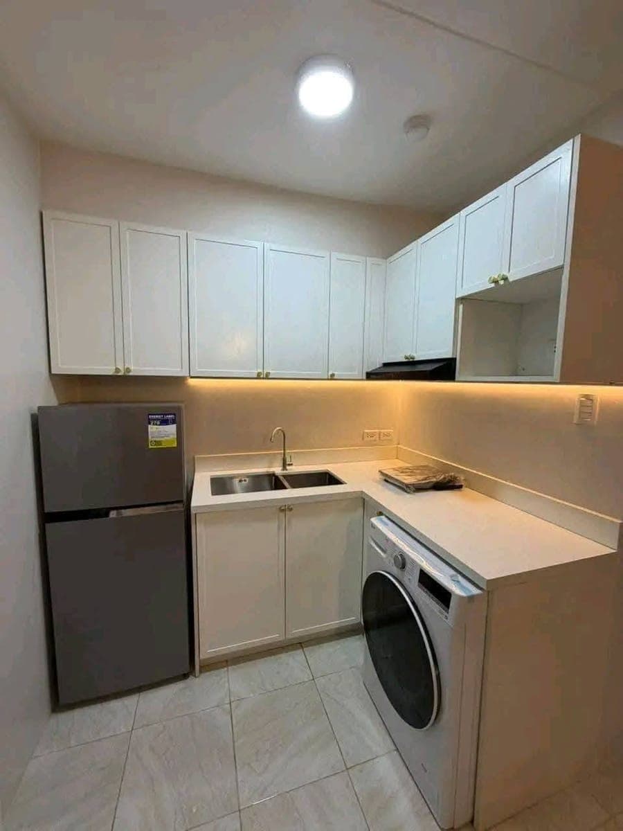 Looking a for a place to stay that is accessible (walking distance) to Oakridge Business Park, Astra... - photo 4