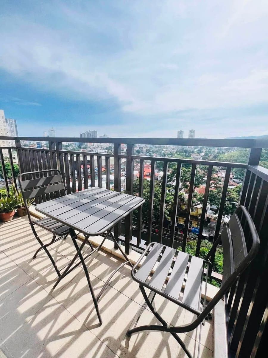 FOR LEASE: Furnished 1-Bedroom with Balcony in Lahug (Near UP Cebu,  Cebu Business Park, Cebu IT Park) - photo 3