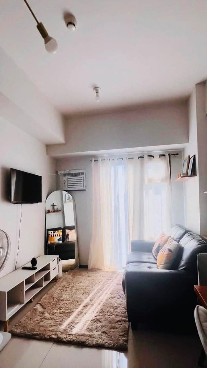 FOR LEASE: Furnished 1-Bedroom with Balcony in Lahug (Near UP Cebu,  Cebu Business Park, Cebu IT Park) - photo 4