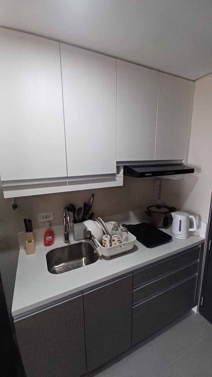 FOR RENT: Fully Furnished Studio Unit – Baseline Prestige - photo 2