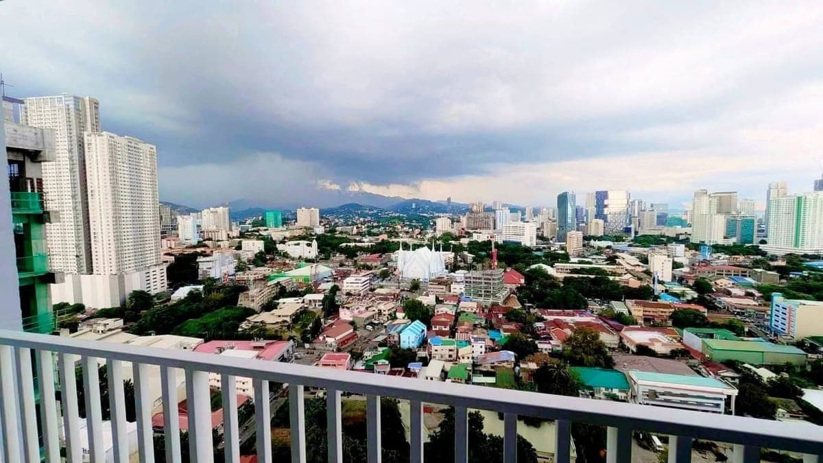 FOR RENT BRANDNEW STUDIO IN CITY CLOU w/ BALCONY - photo 5