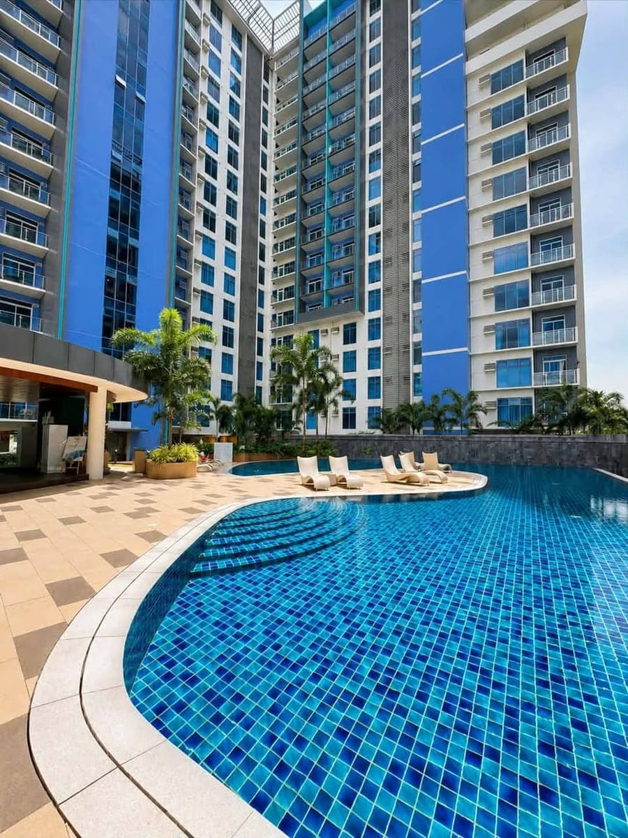 For Rent Mivela Residences with Parking, - photo 1