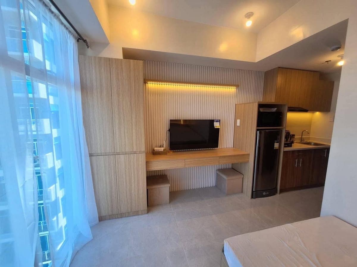 For Rent Mivela Residences with Parking, - photo 5