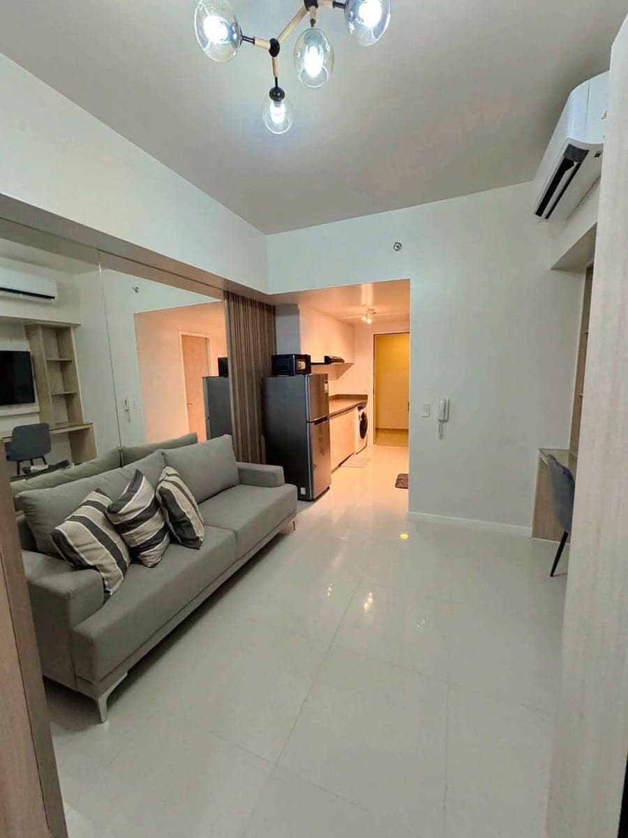 Studio Unit for Rent at Mandani Bay – ₱28,000/month (Condo Dues Included) - photo 4