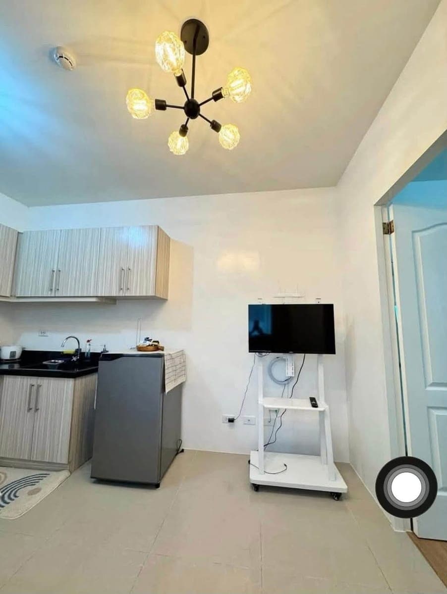 1 Bedroom Condo For Rent - photo 2