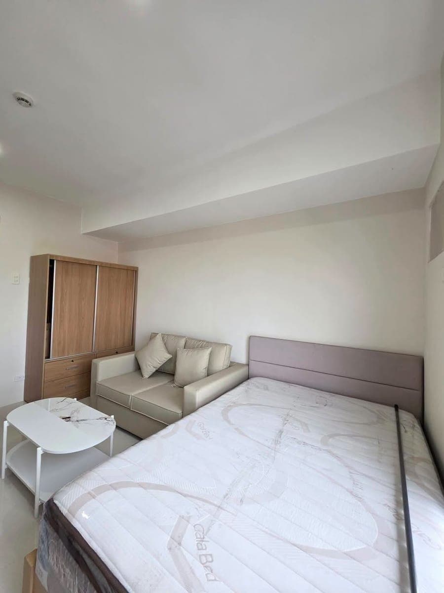 For Rent Furnished Studio Unit in J Tower Residences, beside SM City JMall, Mandaue City (No Parking) - photo 2