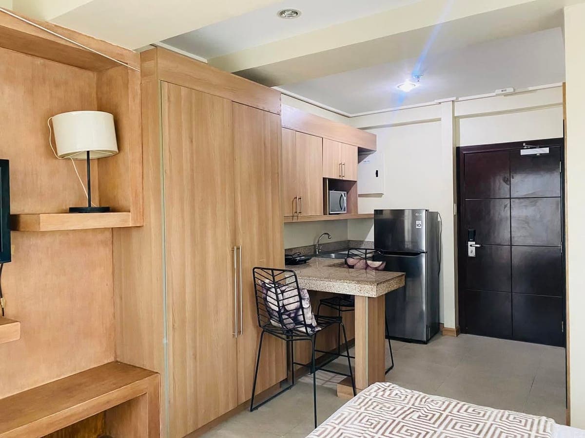 AVAILABLE FOR RENT across VELEZ COLLEGE‼️‼️ - photo 2