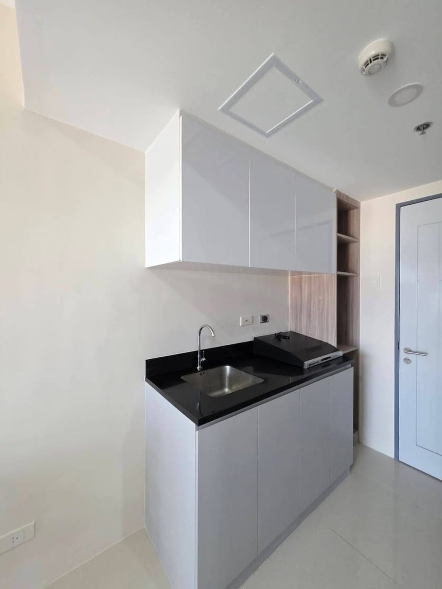 For Rent Furnished Studio Unit in J Tower Residences, beside SM City JMall, Mandaue City (No Parking) - photo 5