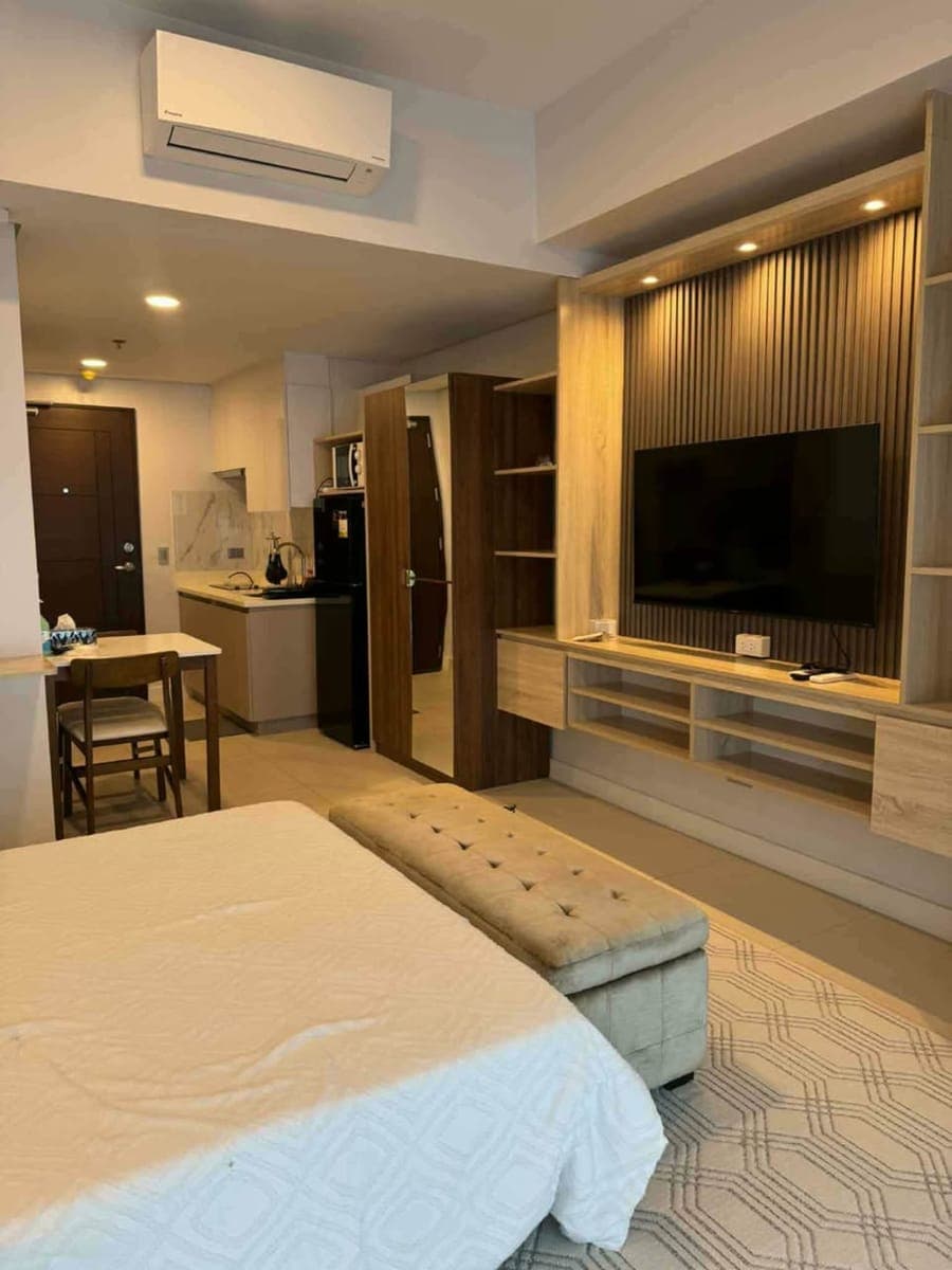 STUDIO UNIT AT 38th park 35k inclusive of dues - photo 2