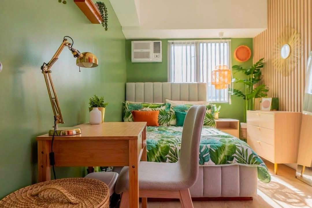 Your next home awaits! 🏙️ Live comfortably in this fully furnished 1BR unit, perfect for couples, y... - photo 1