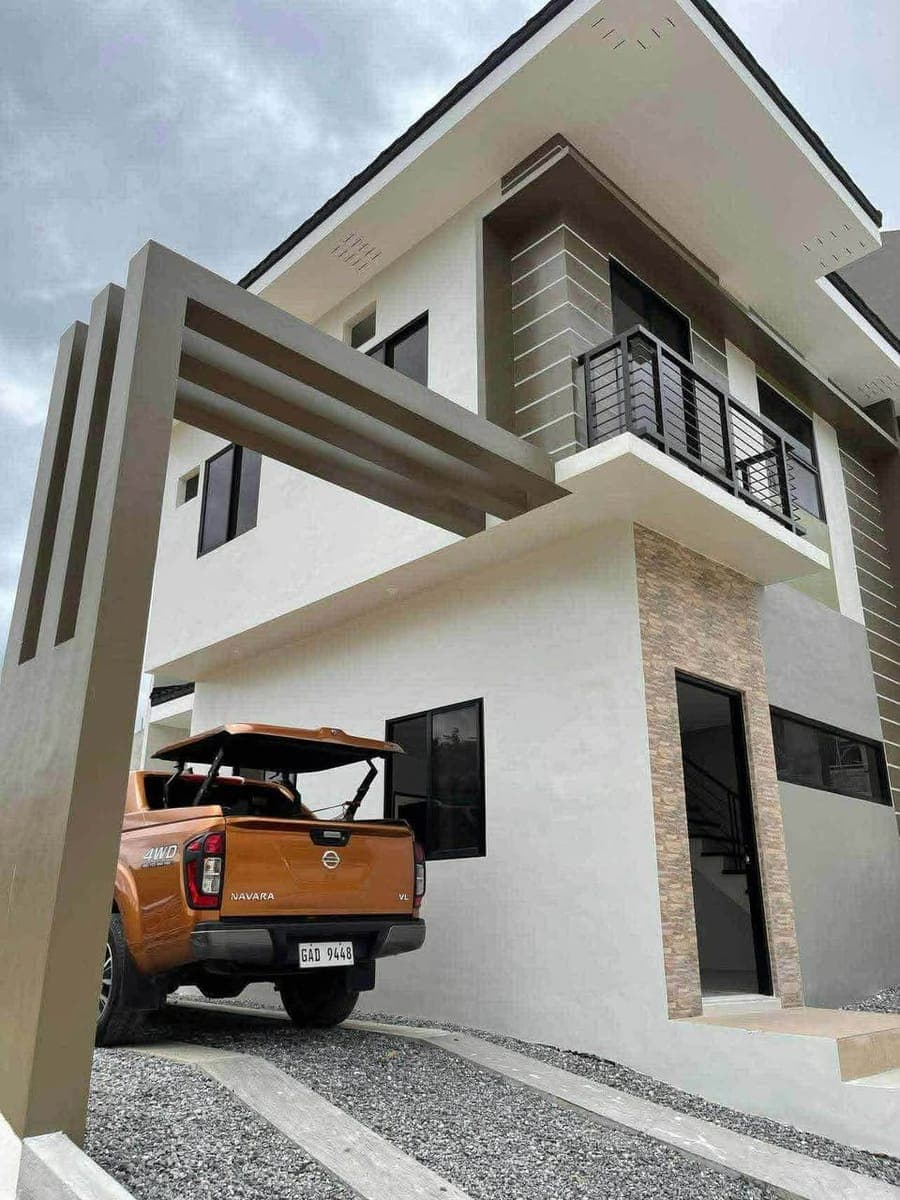 🏡 FOR RENT – Corner House & Lot in Minglanilla Highlands - photo 1