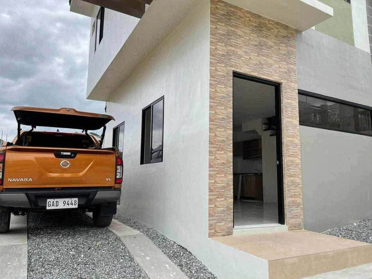 🏡 FOR RENT – Corner House & Lot in Minglanilla Highlands - photo 3