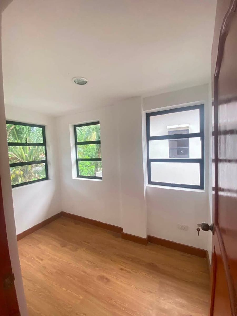 Direct Listing - photo 5