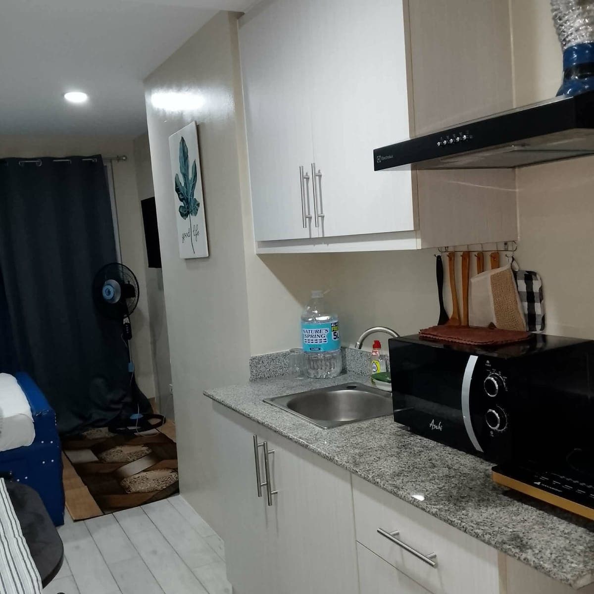 CITYSCAPE GRAND TOWER  studio type with balcony and PARKING FOR RENT - photo 4