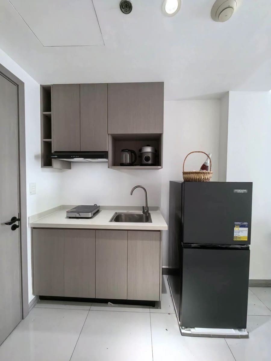FOR RENT: Arc Towers Studio N Bacalso Ave., Cor. V. Rama (near CCMC, CIT-U, UC, USC) - photo 3