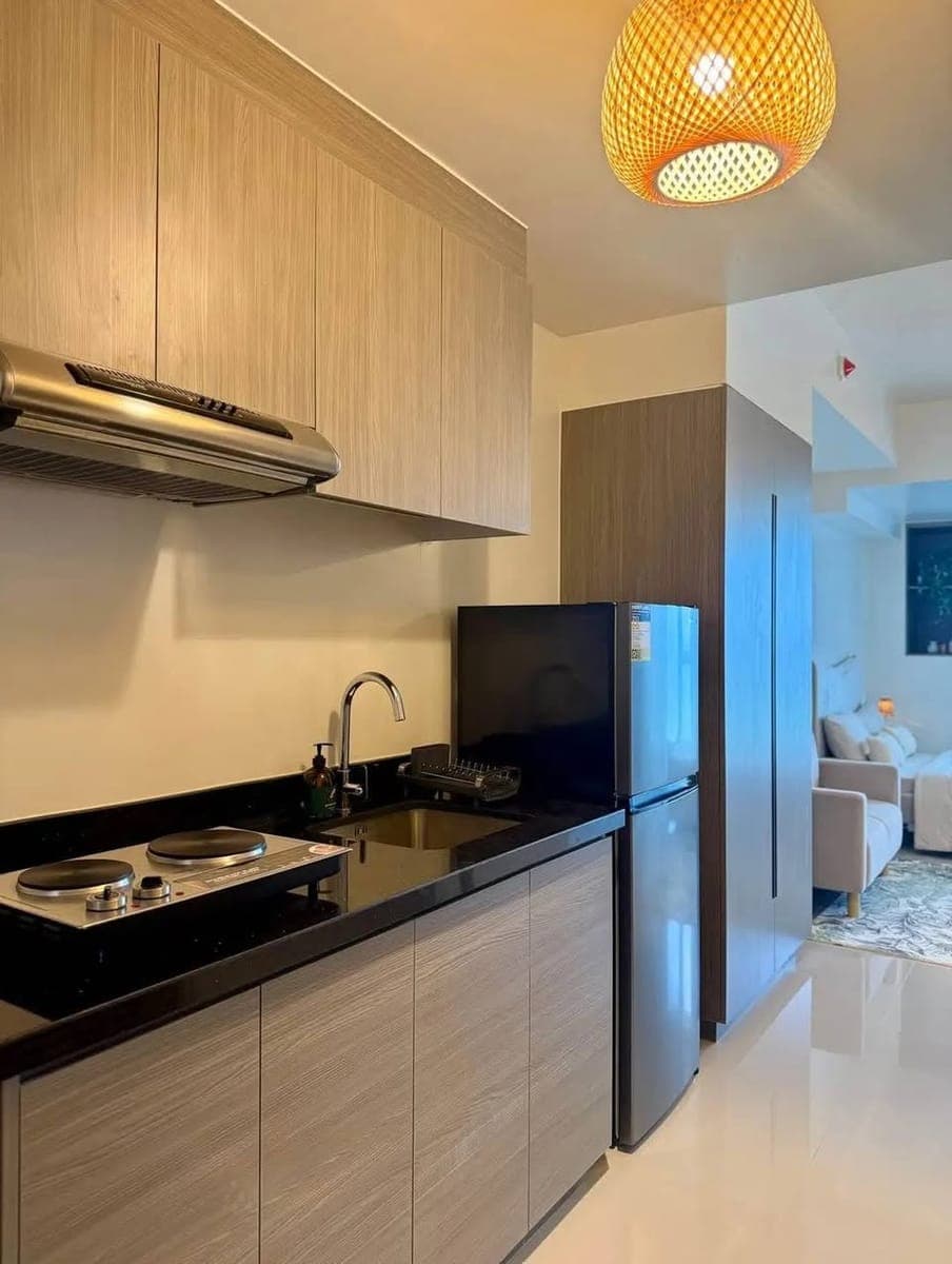FOR RENT: Fully Furnished Studio with Balcony – Mandani Bay Quay - photo 3