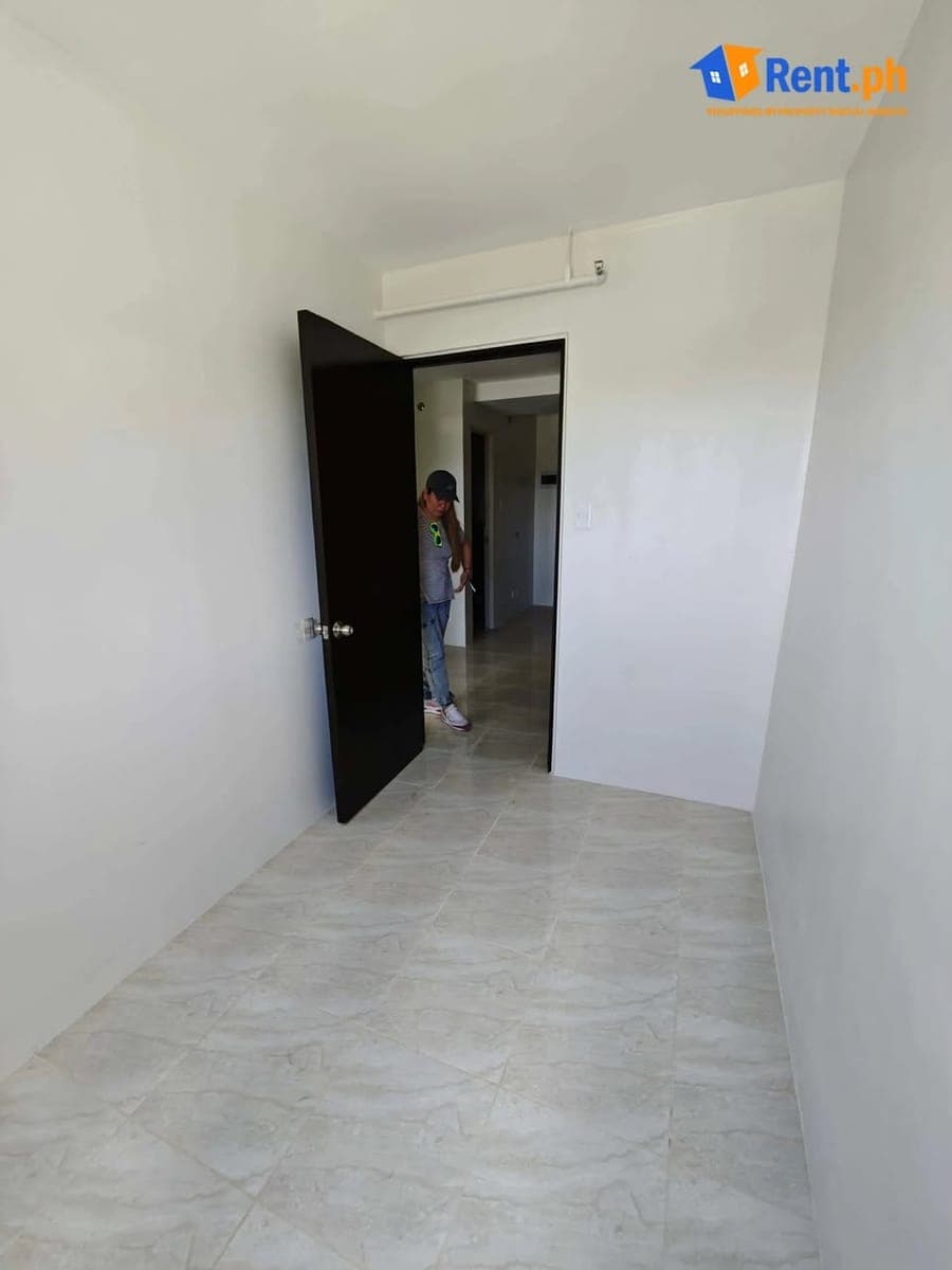 FOR RENT 2BR UNFURNISHED CONDO - photo 3