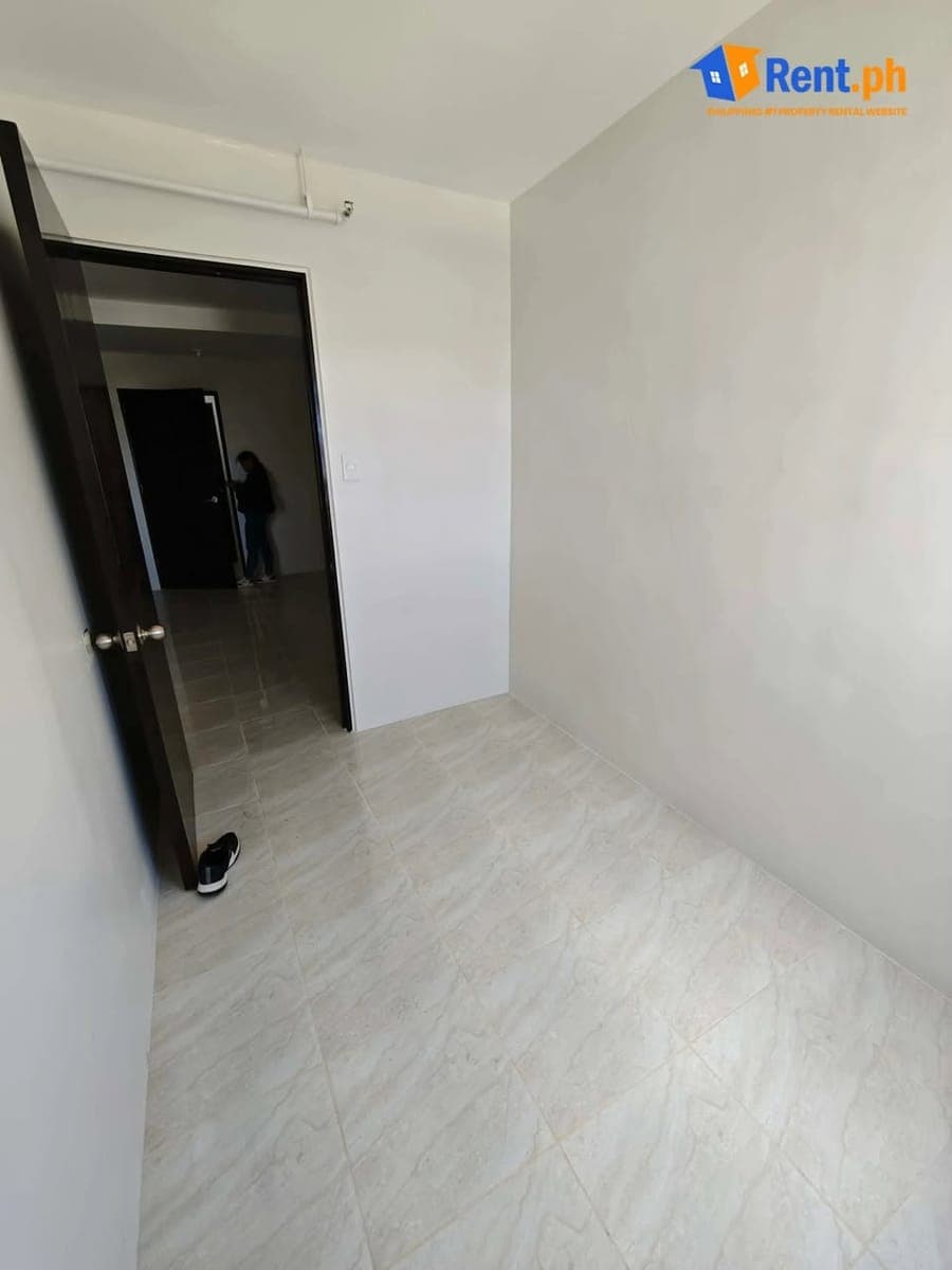 FOR RENT 2BR UNFURNISHED CONDO - photo 4