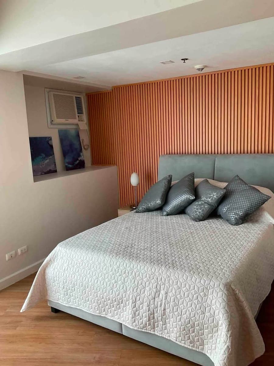 🏙️ FOR RENT | Fully Furnished 1-Bedroom Condo with Parking 🚗 - photo 1