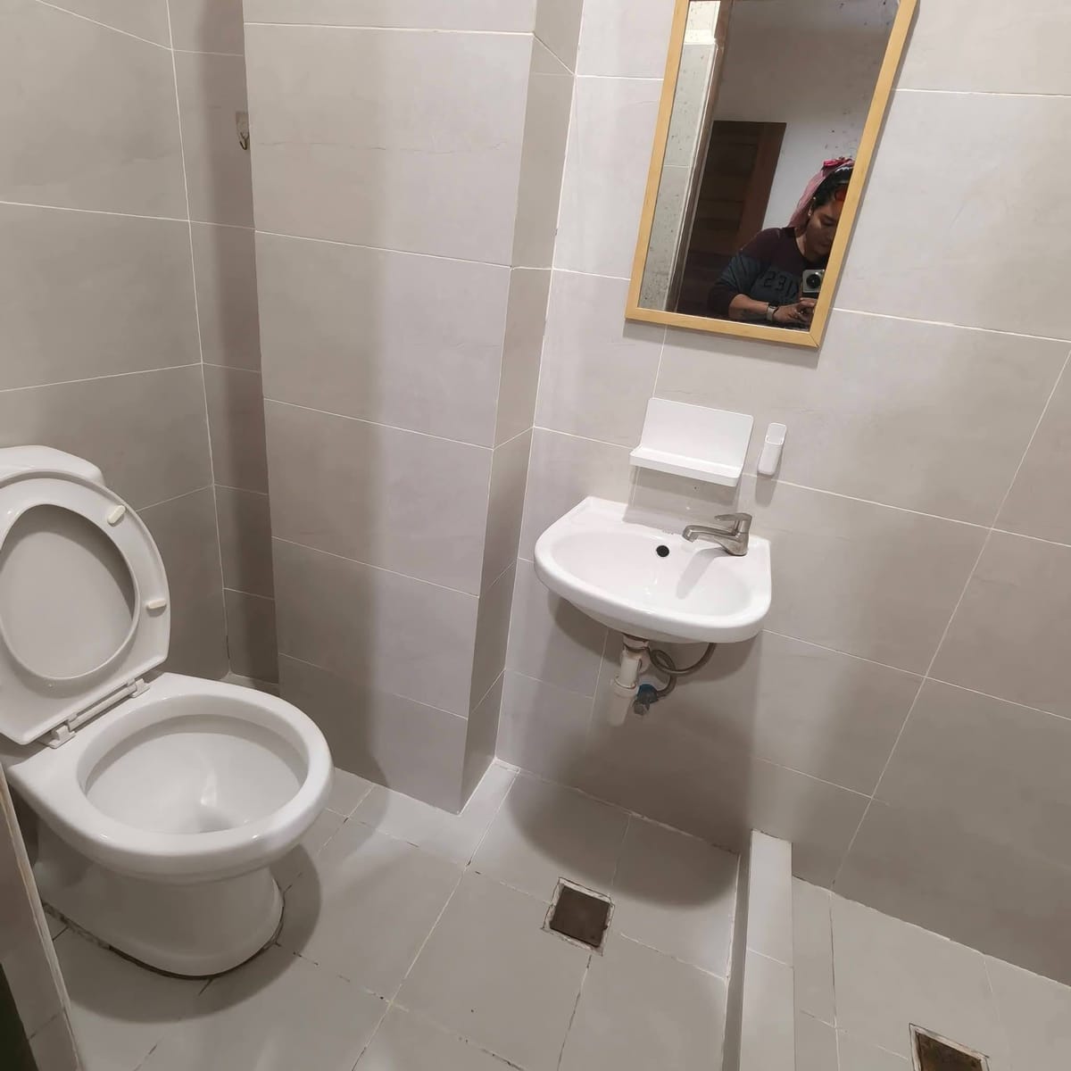 Bare Studio Unit for rent in Guadalupe Cebu city - photo 3