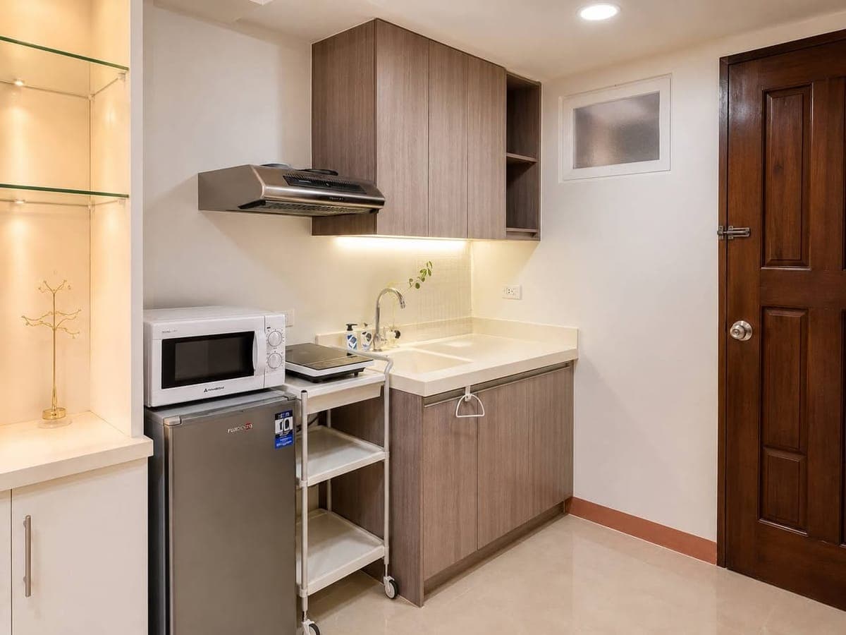 AVAILABLE FOR RENT‼️🍀 Fully Furnished Studio Condo Unit in La Guardia Flats 2 🍀 - photo 2