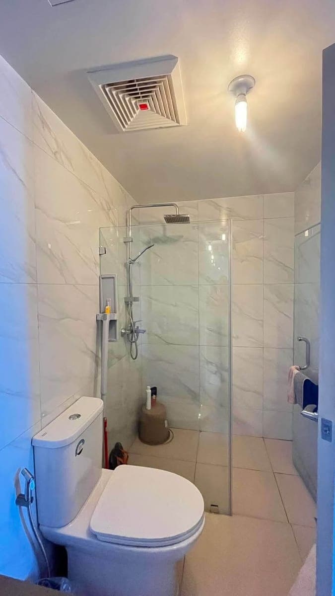 1BR MANDANI BAY  SEA VIEW FOR RENT At ₱45k Including condo Association Dues - photo 3