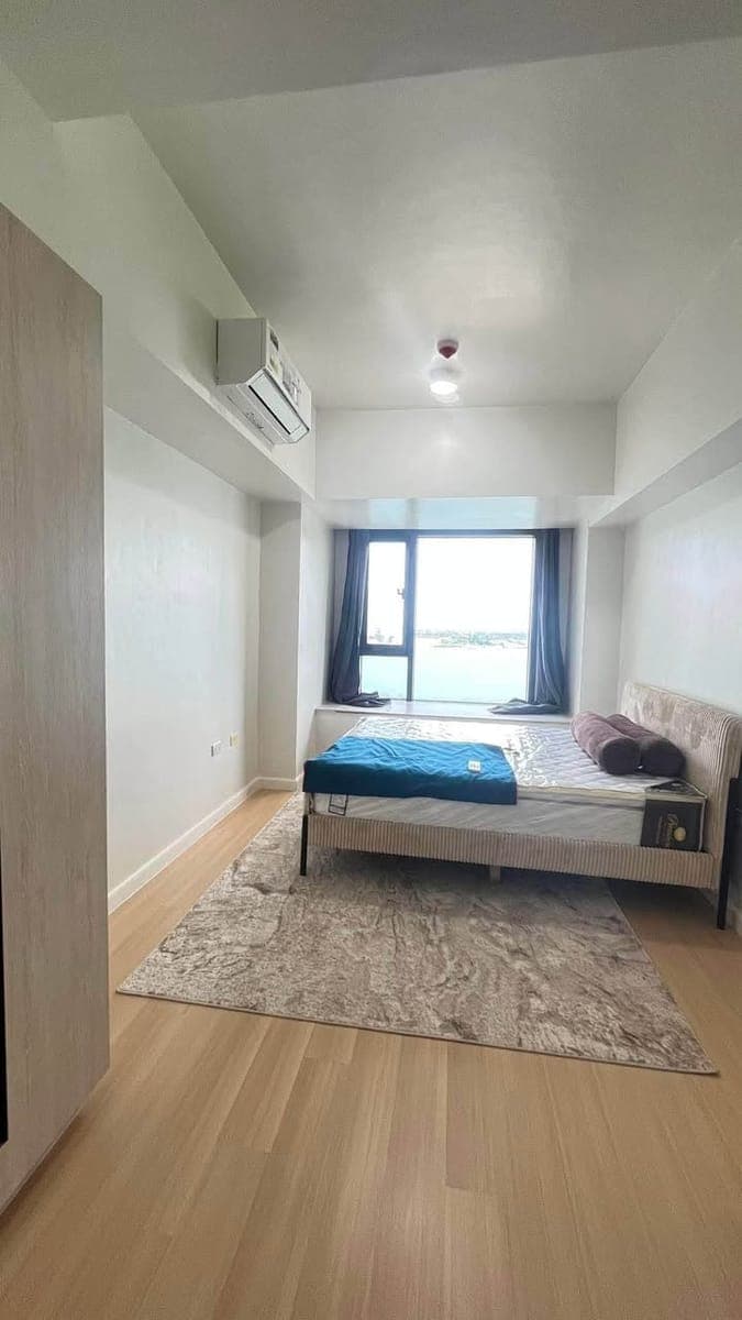 1BR MANDANI BAY  SEA VIEW FOR RENT At ₱45k Including condo Association Dues - photo 4