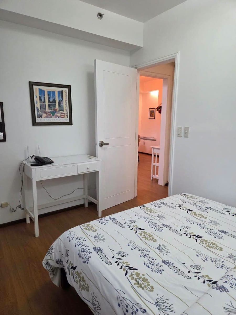 🏙 FOR RENT | Fully Furnished 1-Bedroom Condo with Parking - photo 5