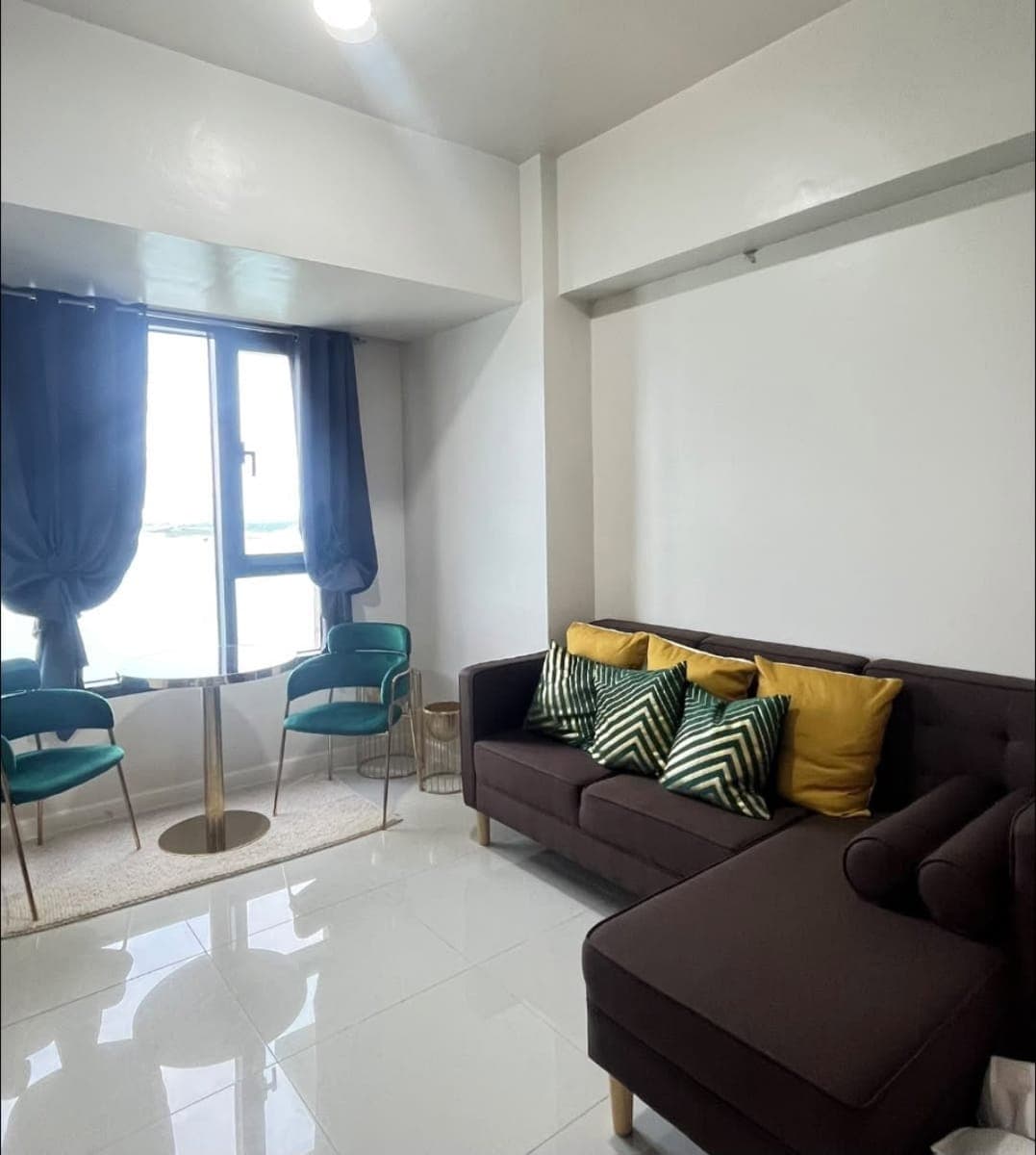 **FOR RENT: Sea View 1-Bedroom Condo – Mandani Bay Suites** - photo 1