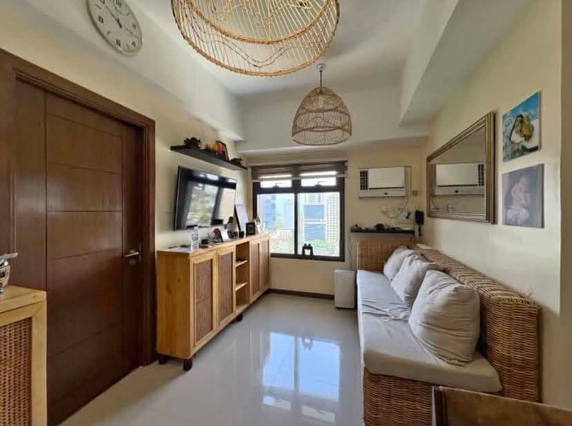 FOR RENT: Semi Furnished 2 bedroom unit at Azalea Place Gorordo near UP Cebu - photo 1
