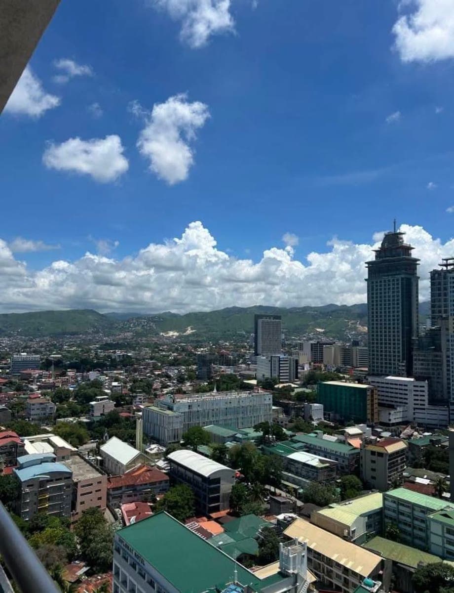 For Rent in City Suites at the 24th floor - photo 2
