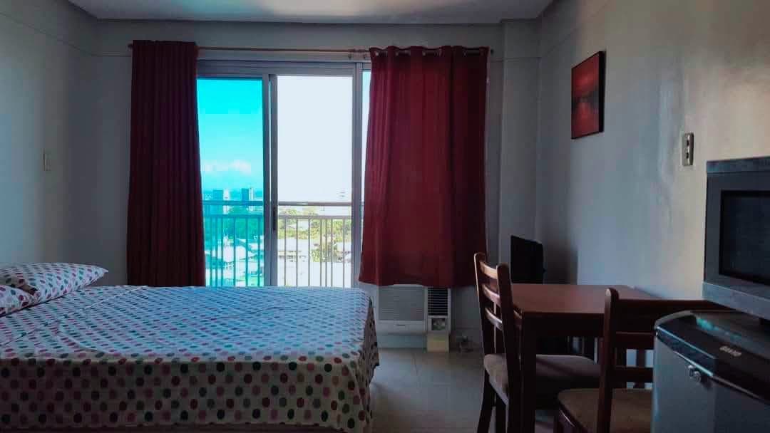 STUDIO Unit in Baseline Residences, Juana Osmeña St. & F. Ramos Ext., Kamputhaw, Cebu City (W/ BALCONY) - photo 1
