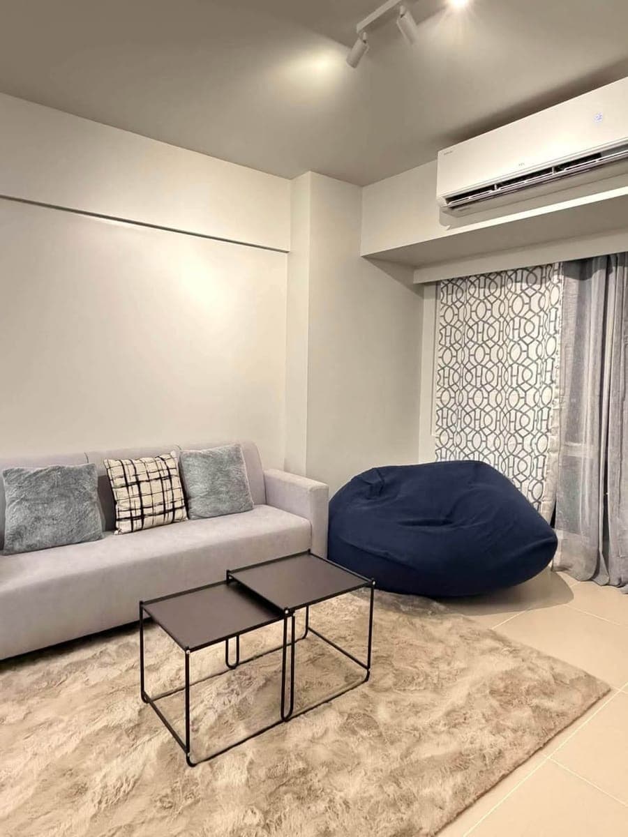 FOR RENT: Brand New 2 Bedroom in Solinea Tower 4 - photo 1