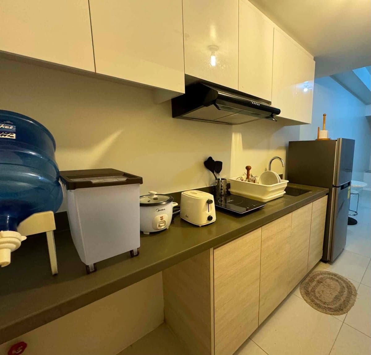 Mandani bay suites tower 1 studio unit for rent - photo 2
