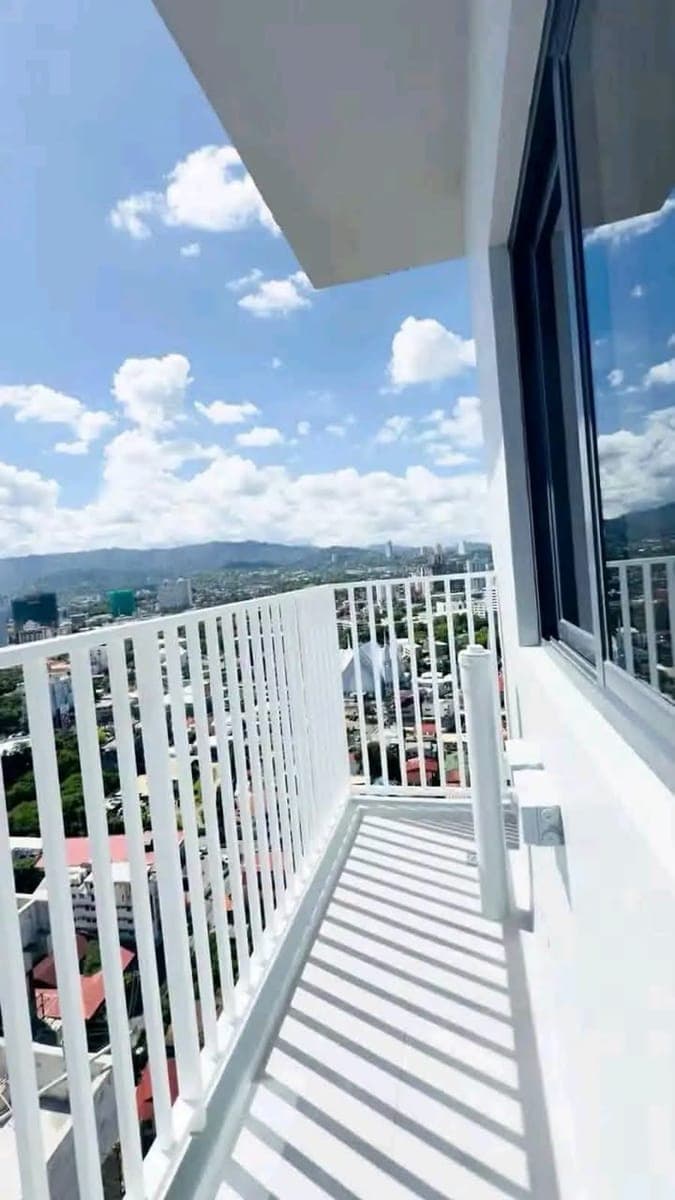 🏙️ Brand New Fully Furnished 1-Bedroom Condo for Rent - photo 3