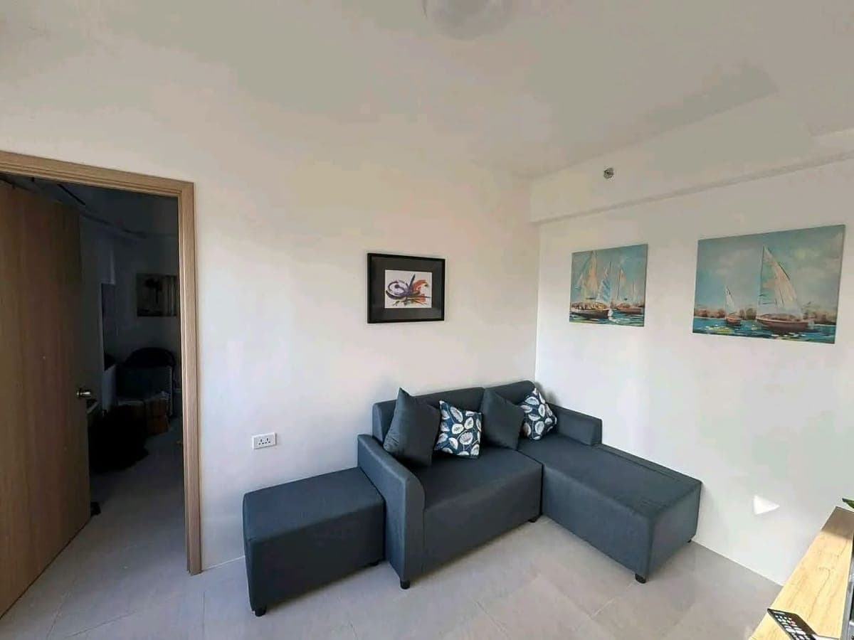 🏙️ Brand New Fully Furnished 1-Bedroom Condo for Rent - photo 5