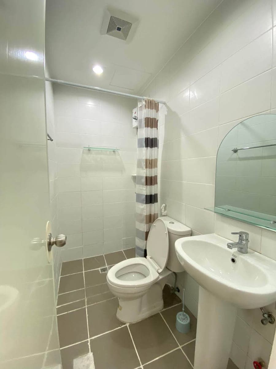 🏡 FOR RENT | 1-Bedroom Condo at Midpoint Residences - photo 5