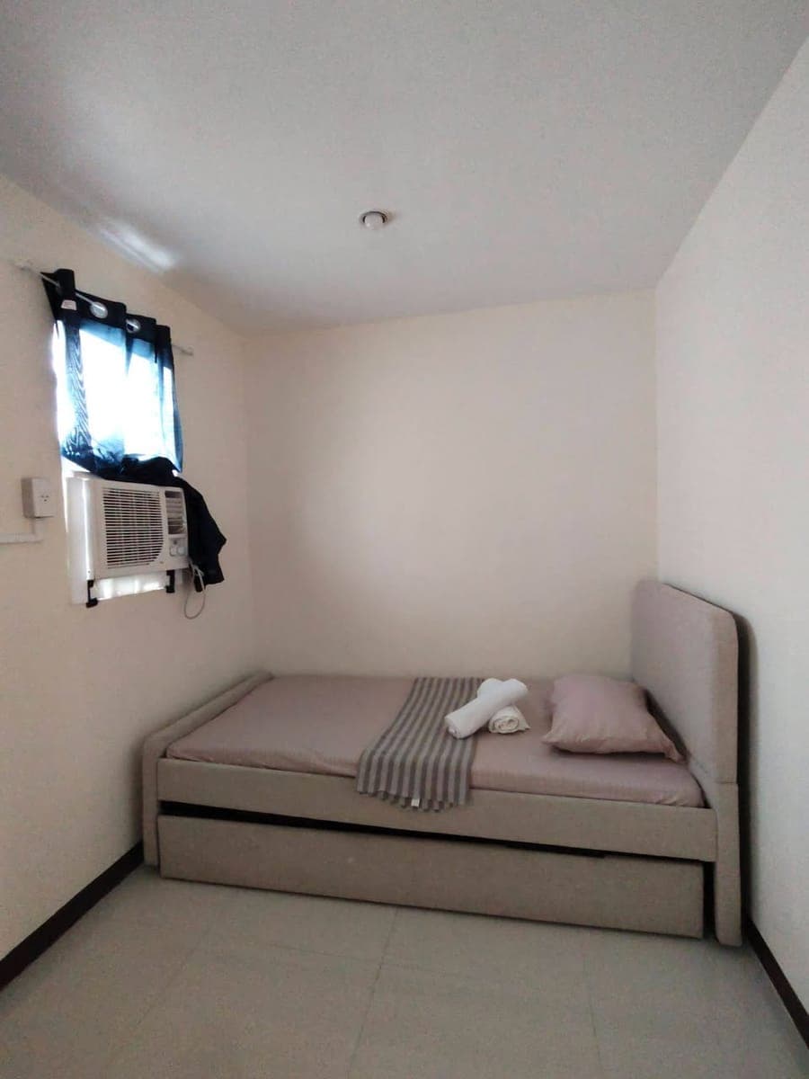 avail.anytime Accpt.daily and monthly or longterm - photo 3
