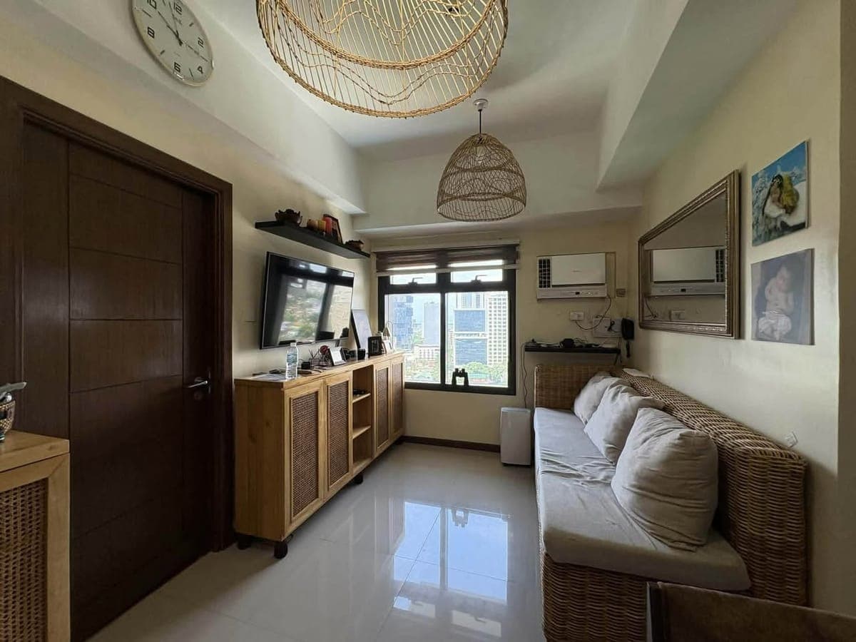 🏢 FOR RENT | 2-Bedroom Condo with Parking at Azalea Place, Cebu City - photo 3