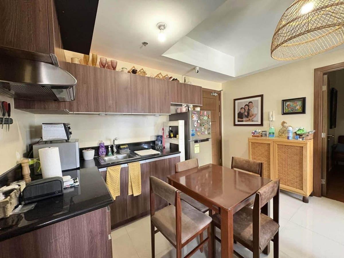 🏢 FOR RENT | 2-Bedroom Condo with Parking at Azalea Place, Cebu City - photo 5